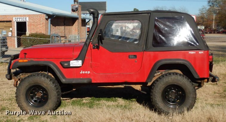 image for item DJ8137 1994 Jeep Wrangler  SUV