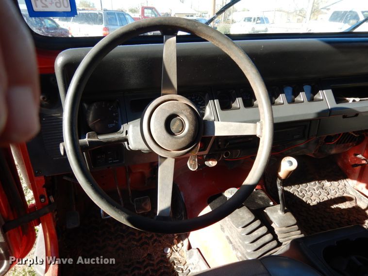 image for item DJ8137 1994 Jeep Wrangler  SUV