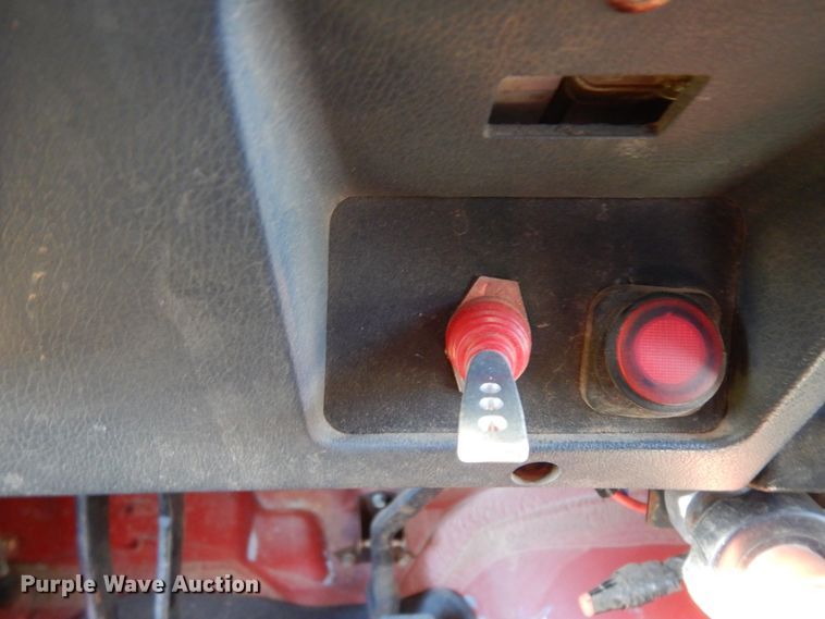 image for item DJ8137 1994 Jeep Wrangler  SUV