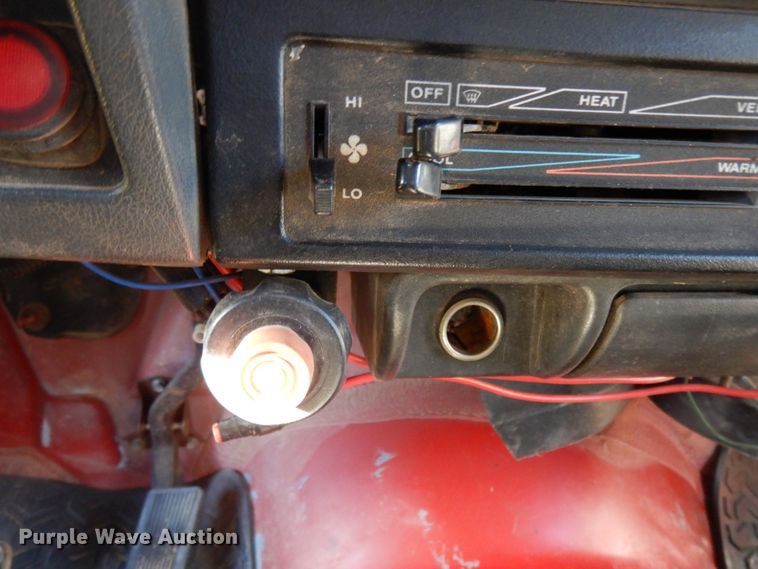 image for item DJ8137 1994 Jeep Wrangler  SUV