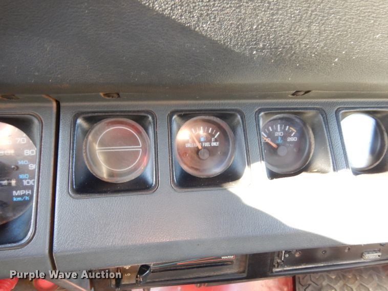 image for item DJ8137 1994 Jeep Wrangler  SUV