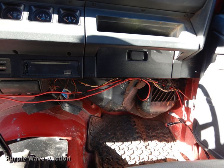 image for item DJ8137 1994 Jeep Wrangler  SUV