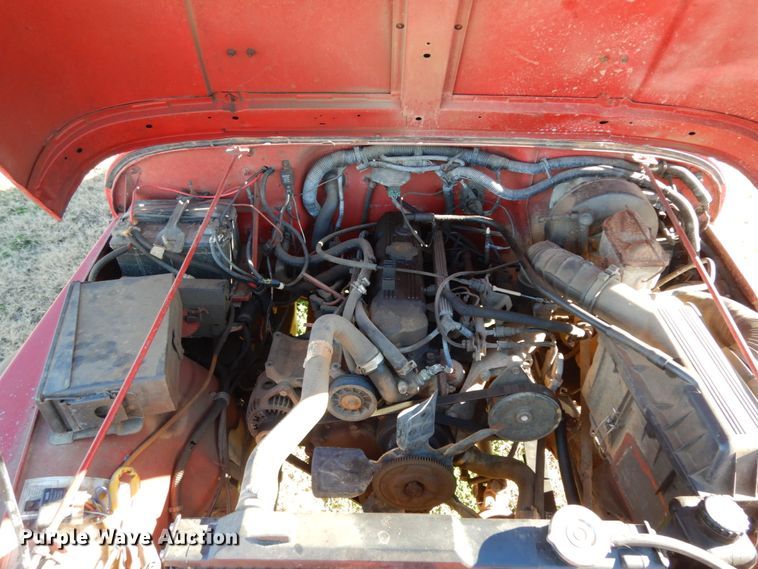 image for item DJ8137 1994 Jeep Wrangler  SUV