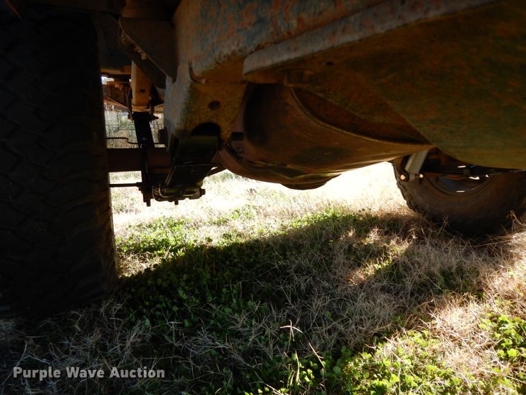 image for item DJ8137 1994 Jeep Wrangler  SUV