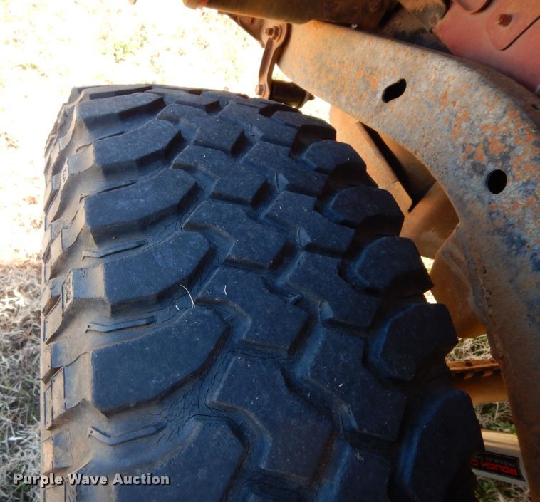 image for item DJ8137 1994 Jeep Wrangler  SUV