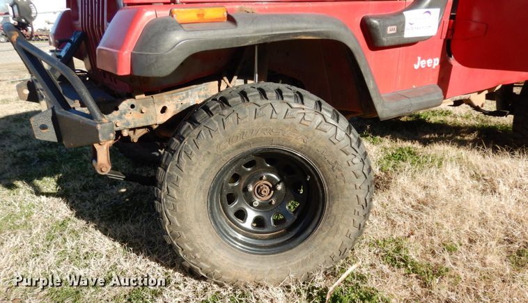 image for item DJ8137 1994 Jeep Wrangler  SUV