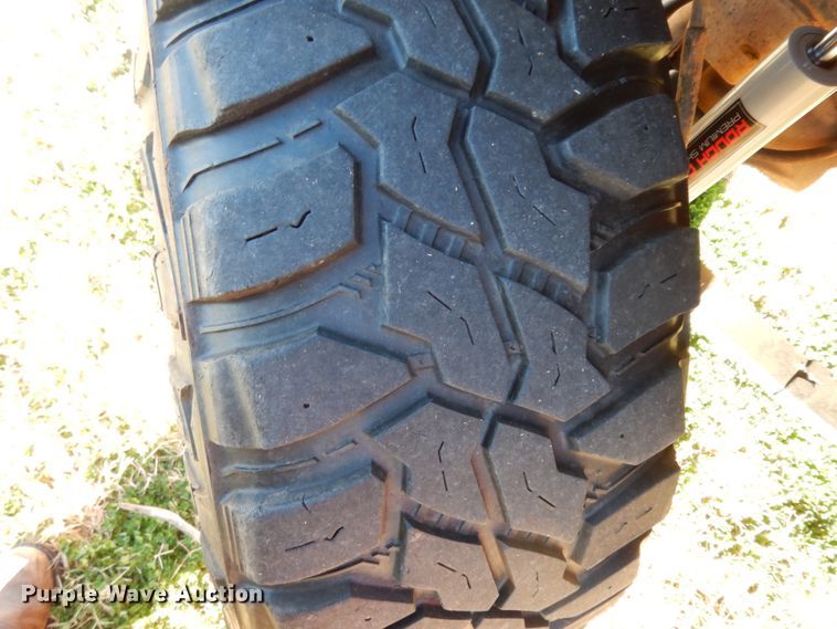 image for item DJ8137 1994 Jeep Wrangler  SUV