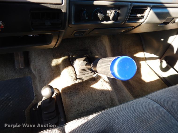 image for item DJ8138 1993 Ford F150  pickup truck