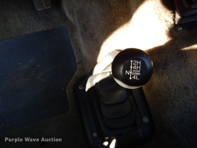 image for item DJ8138 1993 Ford F150  pickup truck