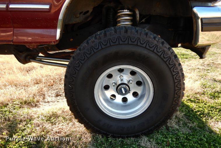 image for item DJ8138 1993 Ford F150  pickup truck