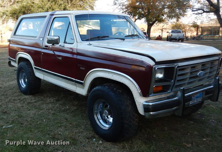 image for item DJ8139 1982 Ford Bronco  SUV