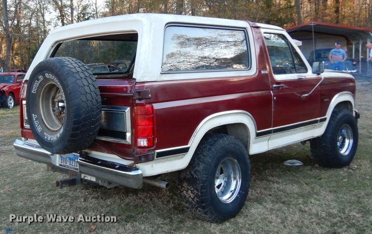 image for item DJ8139 1982 Ford Bronco  SUV