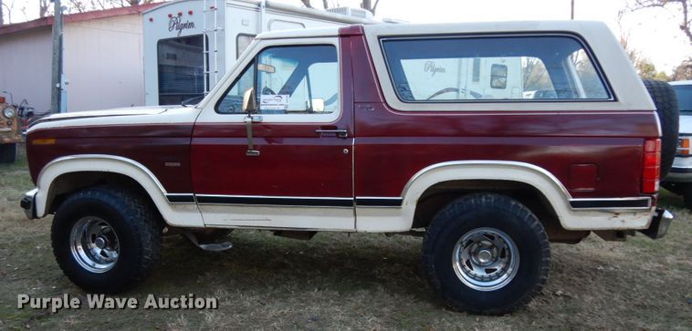 image for item DJ8139 1982 Ford Bronco  SUV