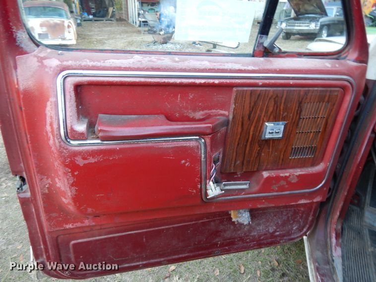 image for item DJ8139 1982 Ford Bronco  SUV