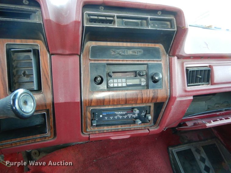 image for item DJ8139 1982 Ford Bronco  SUV