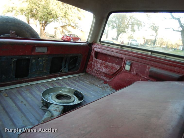 image for item DJ8139 1982 Ford Bronco  SUV