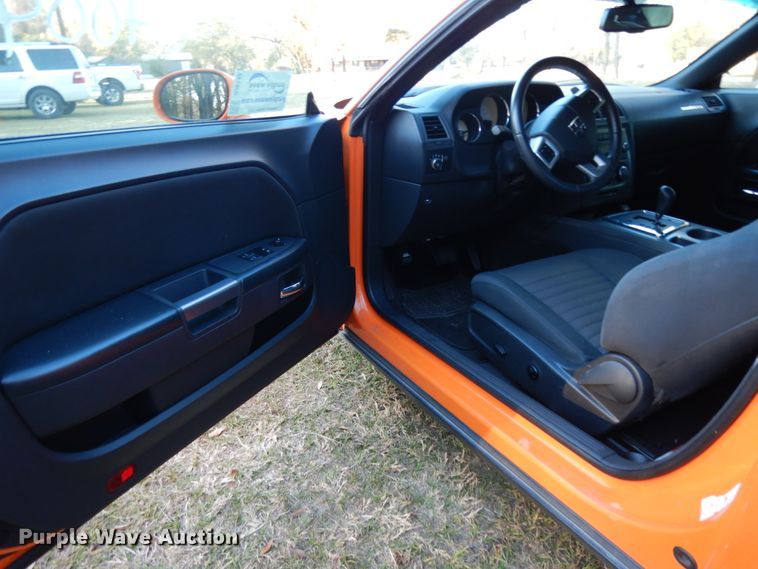 image for item DJ8140 2014 Dodge Challenger RT