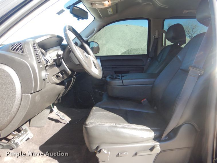 image for item DJ8570 2013 Chevrolet Silverado 1500  Crew Cab pickup truck