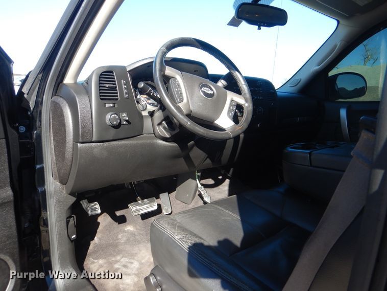 image for item DJ8570 2013 Chevrolet Silverado 1500  Crew Cab pickup truck