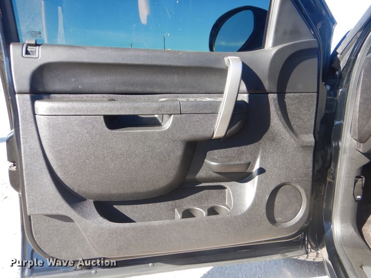 image for item DJ8570 2013 Chevrolet Silverado 1500  Crew Cab pickup truck