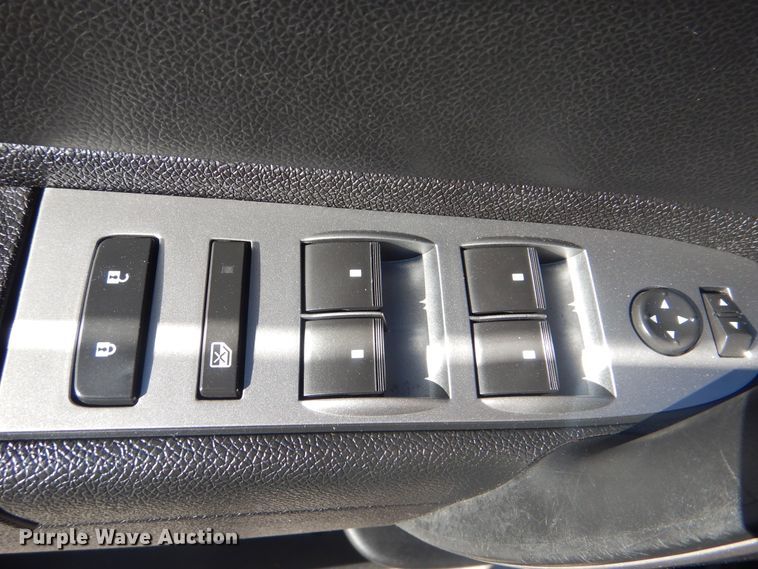 image for item DJ8570 2013 Chevrolet Silverado 1500  Crew Cab pickup truck