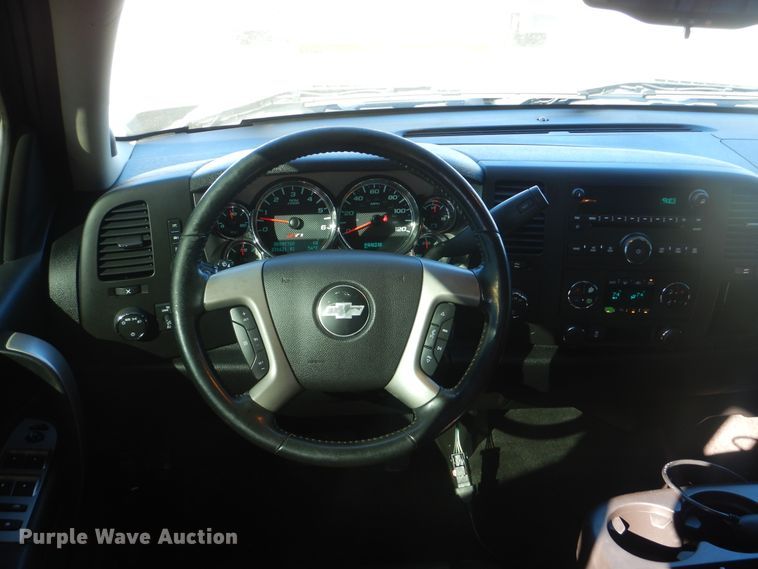 image for item DJ8570 2013 Chevrolet Silverado 1500  Crew Cab pickup truck