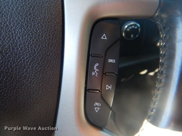 image for item DJ8570 2013 Chevrolet Silverado 1500  Crew Cab pickup truck