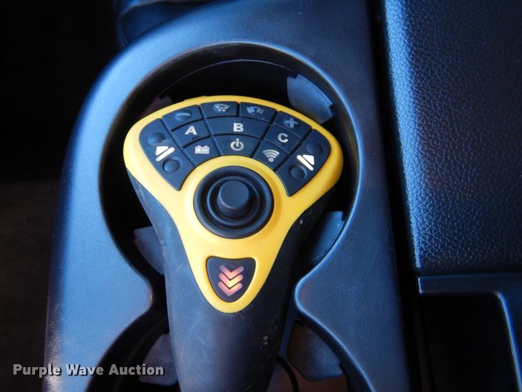 image for item DJ8570 2013 Chevrolet Silverado 1500  Crew Cab pickup truck