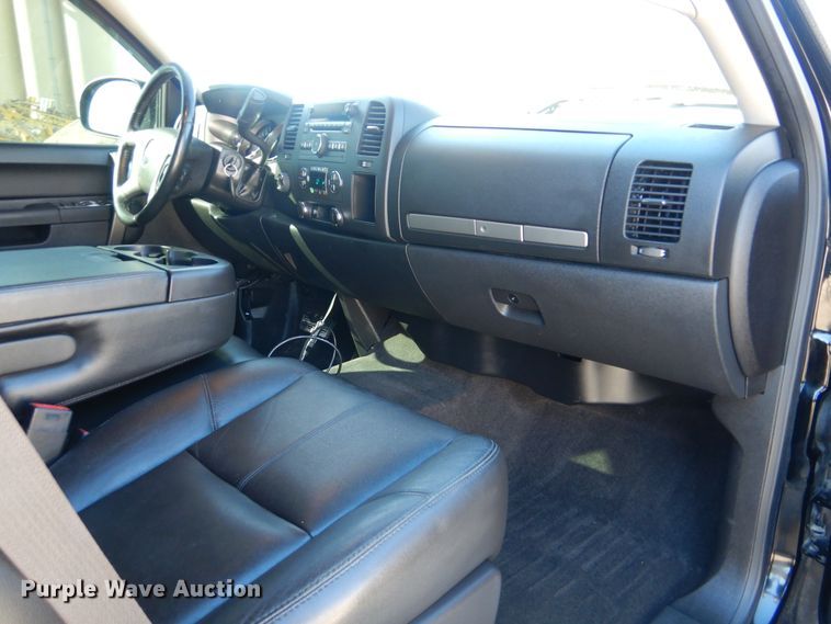 image for item DJ8570 2013 Chevrolet Silverado 1500  Crew Cab pickup truck