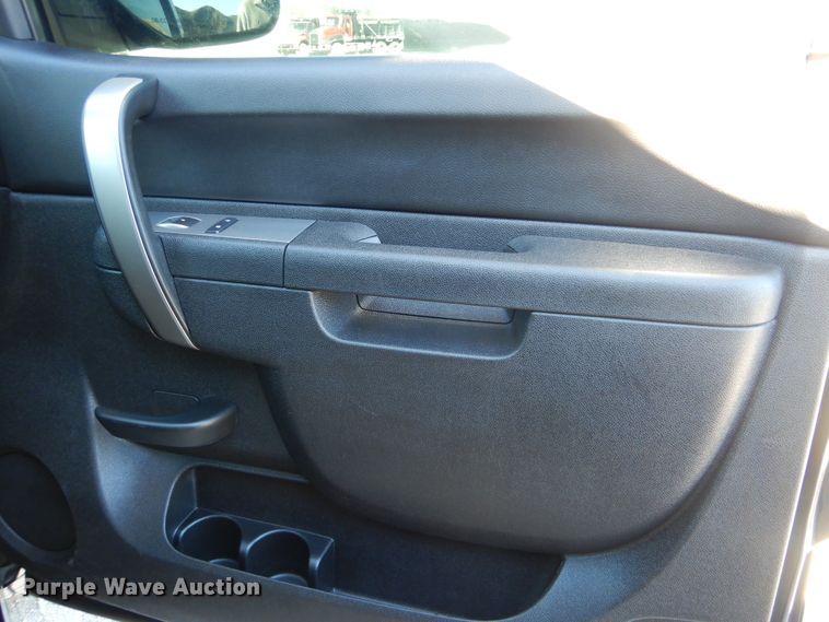 image for item DJ8570 2013 Chevrolet Silverado 1500  Crew Cab pickup truck