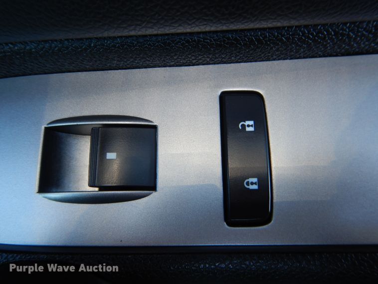 image for item DJ8570 2013 Chevrolet Silverado 1500  Crew Cab pickup truck