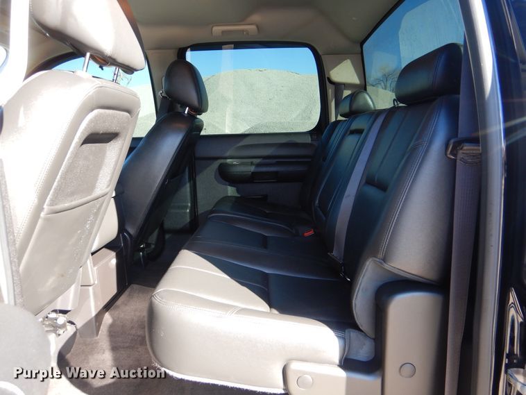 image for item DJ8570 2013 Chevrolet Silverado 1500  Crew Cab pickup truck