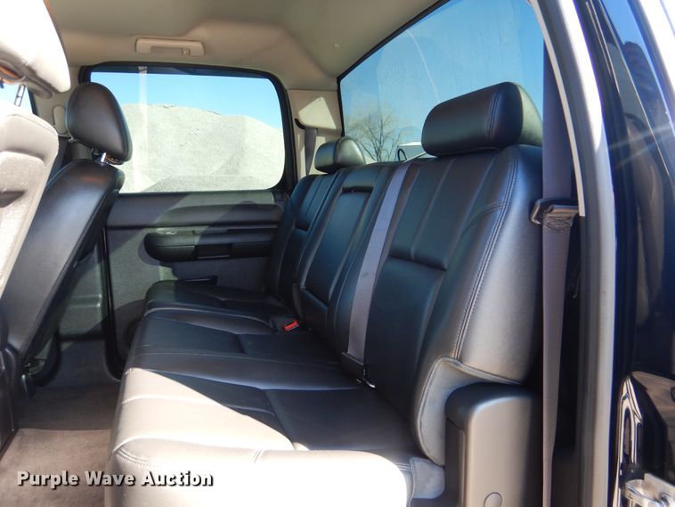 image for item DJ8570 2013 Chevrolet Silverado 1500  Crew Cab pickup truck