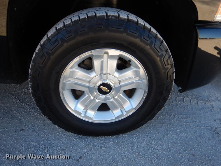 image for item DJ8570 2013 Chevrolet Silverado 1500  Crew Cab pickup truck