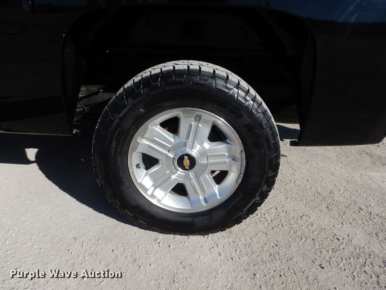 image for item DJ8570 2013 Chevrolet Silverado 1500  Crew Cab pickup truck