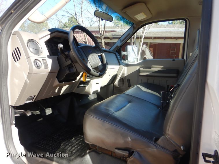 image for item DJ8571 2009 Ford F450 Super Duty  truck cab and chassis