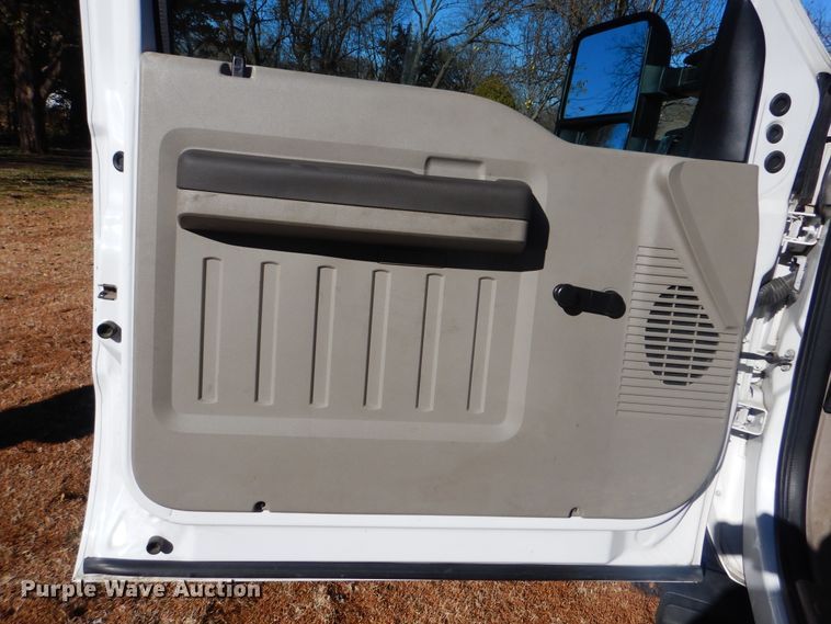 image for item DJ8571 2009 Ford F450 Super Duty  truck cab and chassis