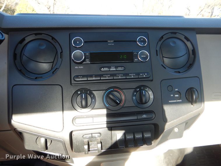 image for item DJ8571 2009 Ford F450 Super Duty  truck cab and chassis