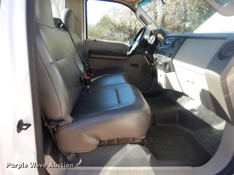 image for item DJ8571 2009 Ford F450 Super Duty  truck cab and chassis