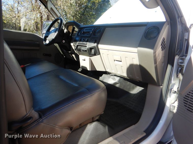 image for item DJ8571 2009 Ford F450 Super Duty  truck cab and chassis