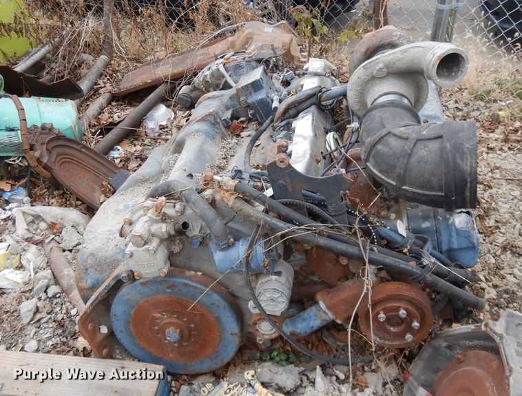 image for item DL2541 Mack six cylinder diesel engine