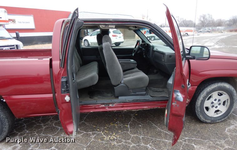 image for item DL2545 2005  Chevrolet Silverado 1500  Ext. Cab pickup truck