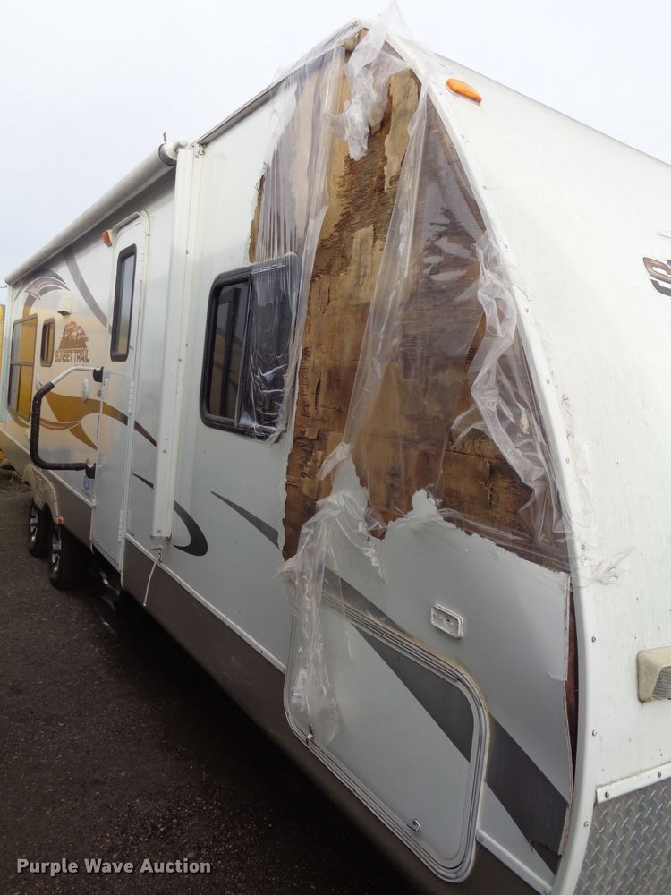 image for item EF9679 2011 CrossRoads Sunset Trail  camper