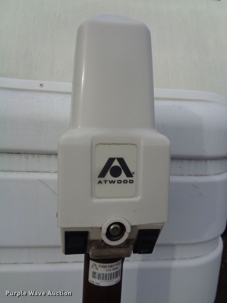 image for item EF9679 2011 CrossRoads Sunset Trail  camper