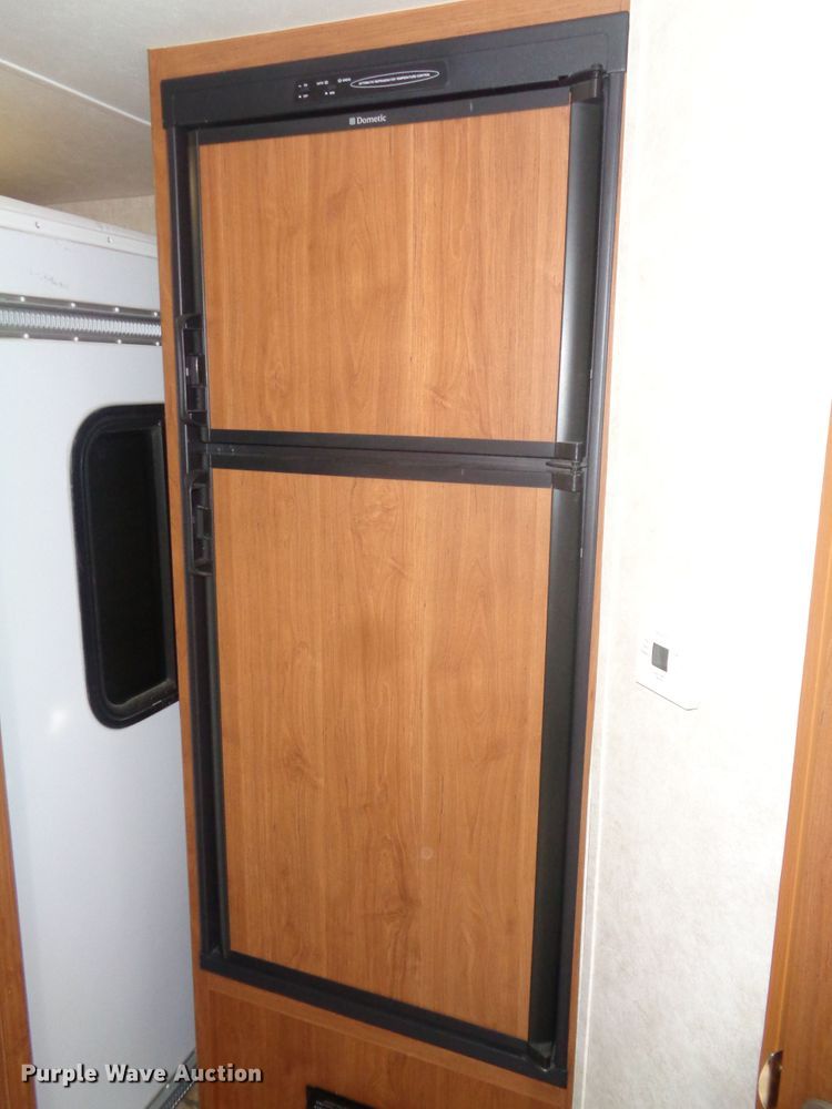 image for item EF9679 2011 CrossRoads Sunset Trail  camper