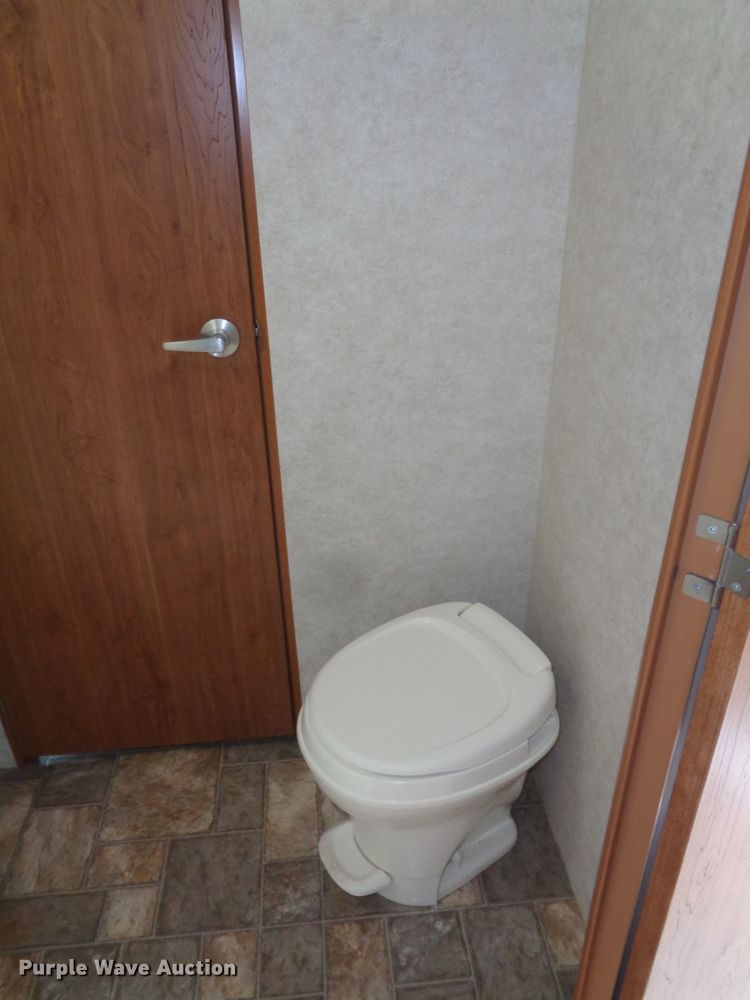 image for item EF9679 2011 CrossRoads Sunset Trail  camper