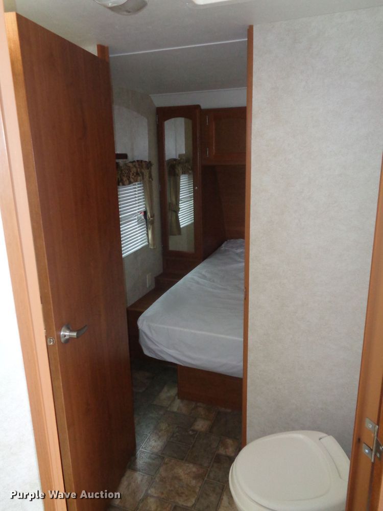 image for item EF9679 2011 CrossRoads Sunset Trail  camper