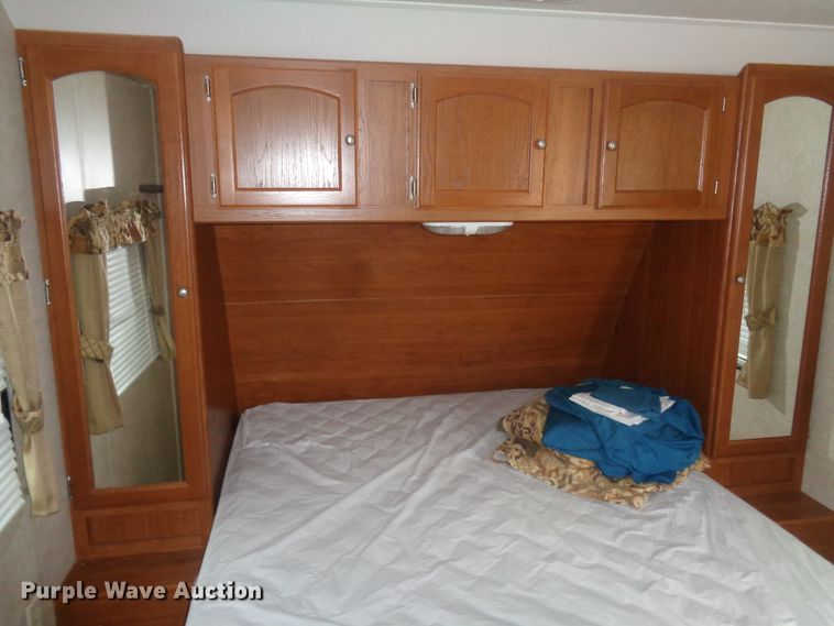 image for item EF9679 2011 CrossRoads Sunset Trail  camper