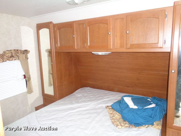 image for item EF9679 2011 CrossRoads Sunset Trail  camper