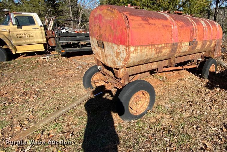image for item EL9605 Howard Oil Company W-118 fuel tank trailer